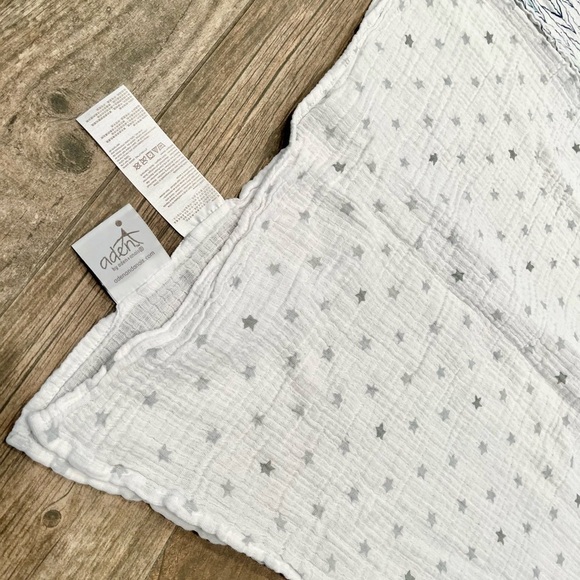 Aden + Anais Swaddle Blankets Leaves/arrows /Spots/Stars Lot of 4 EUC - Picture 3 of 5